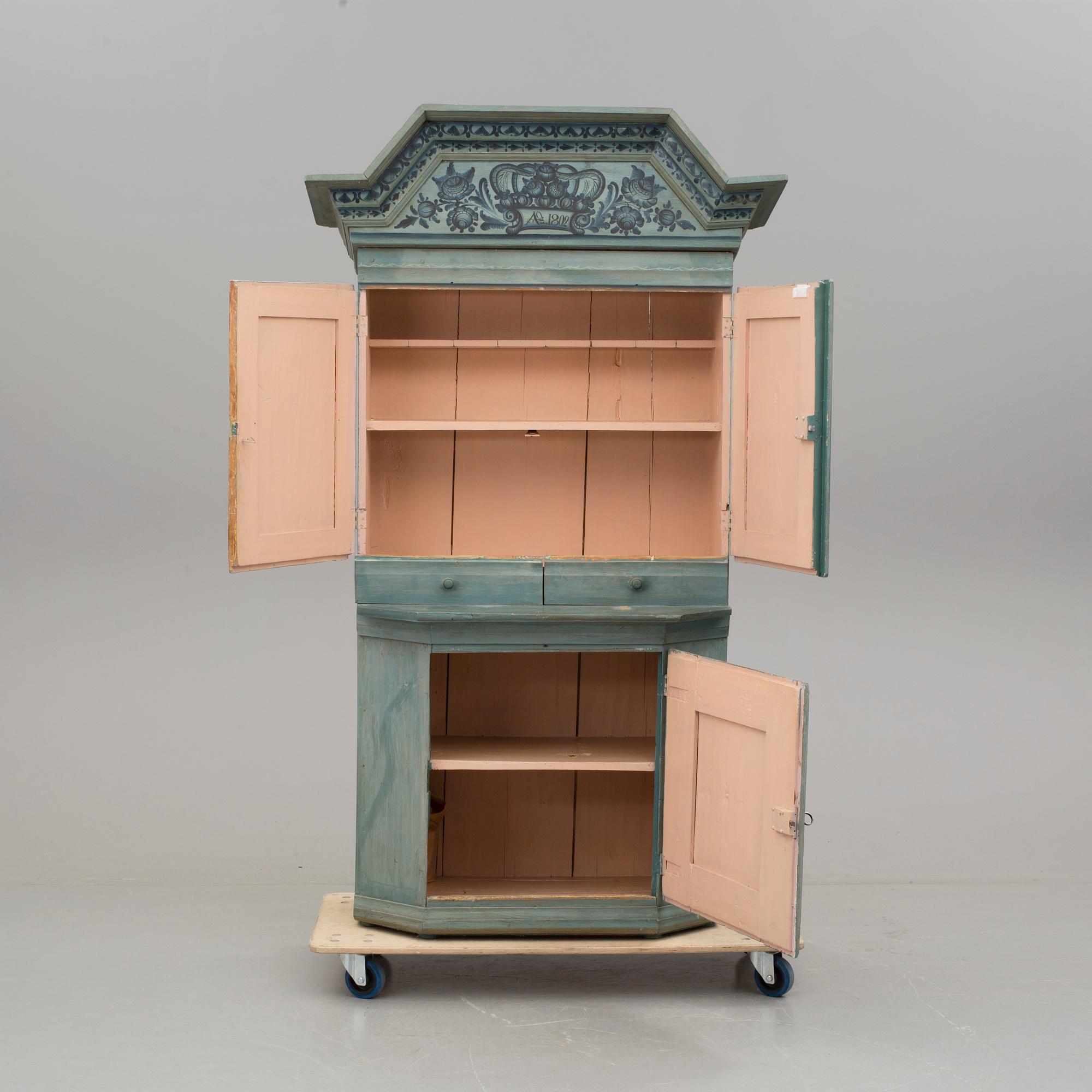 SKÄNKSKÅP. Alfta, Hälsningland, Bär datering 1802 samt märkt KED.