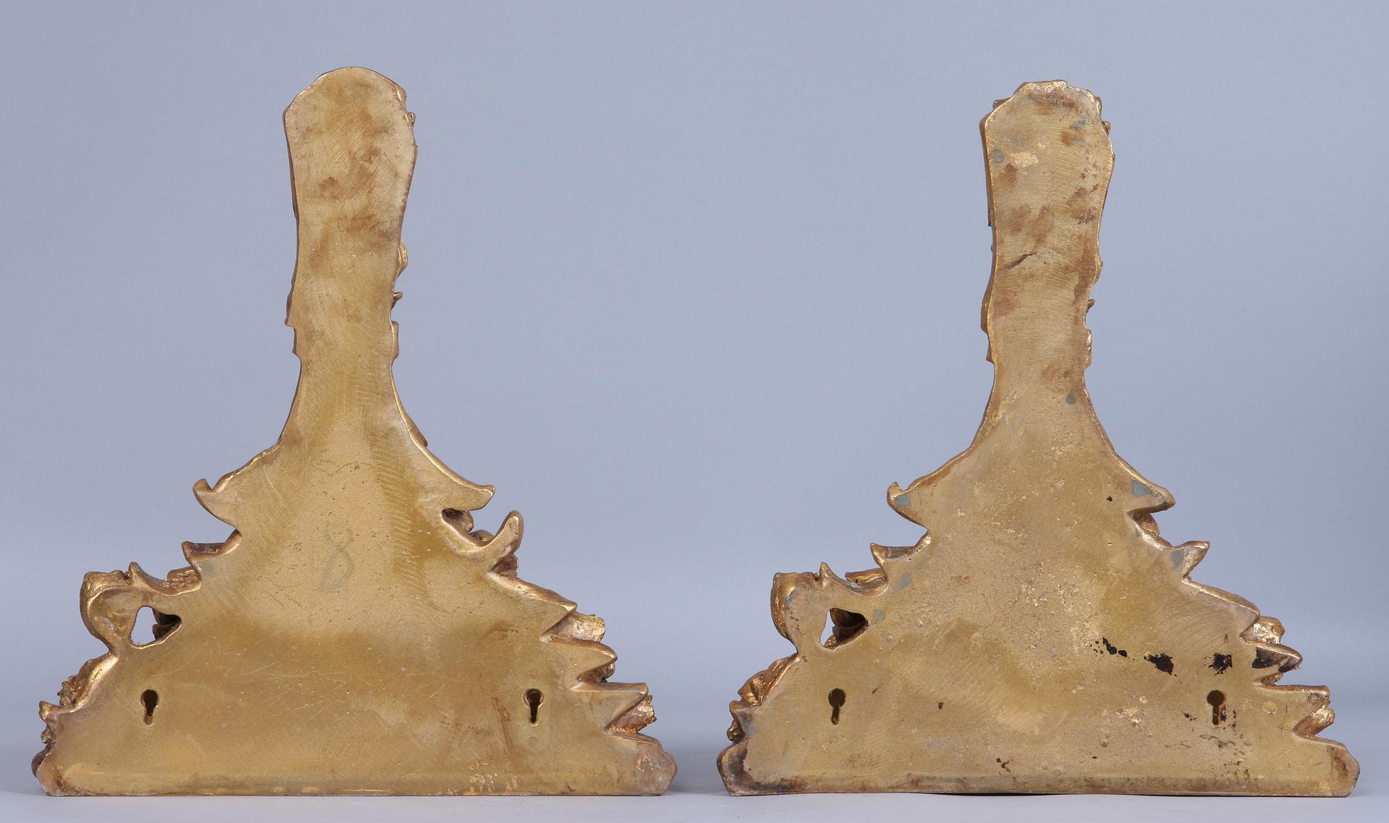 VÄGGKONSOLLER, 2 st, 1900-tal.