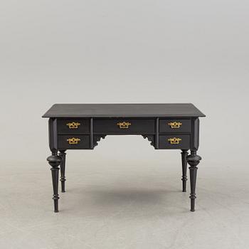 A painted writing desk from around year 1900.