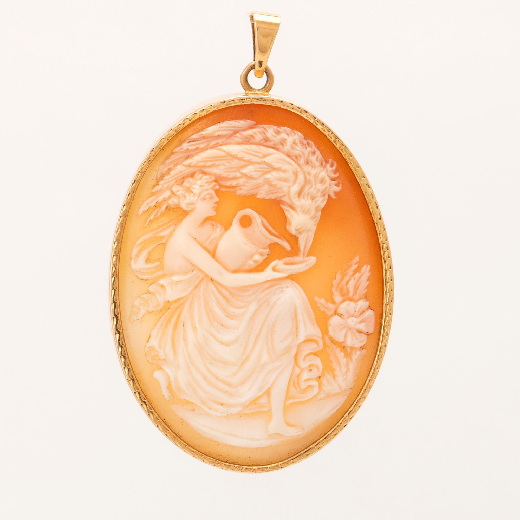 Hänge 18K guld med snäckskalskamé, S K Johansson Malmö 1924.