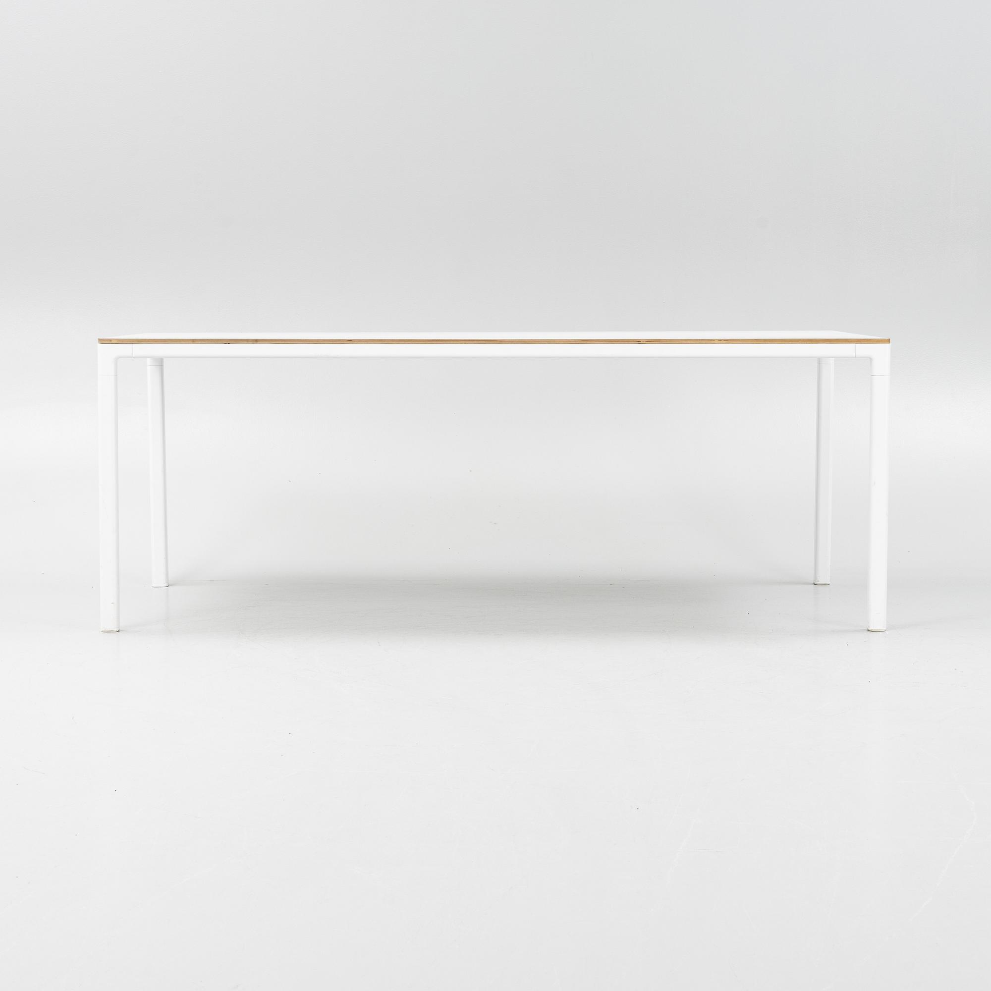 Matbord "T12", Hay, Danmark, samtida tillverkning.