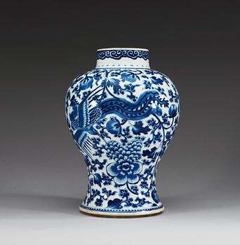 URNA, porslin. Qing dynastin, Kangxi (1662-1722).