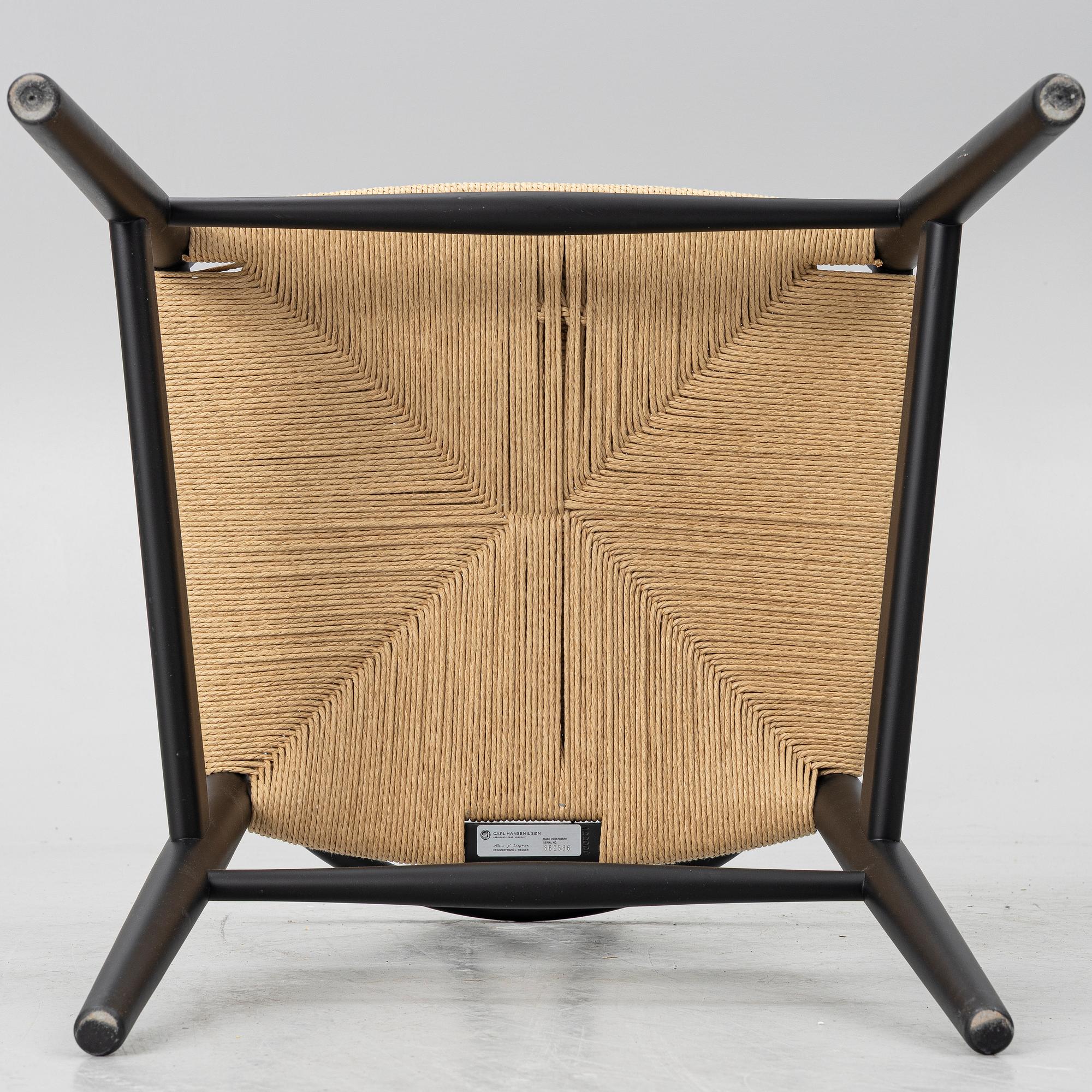 Hans J. Wegner, chairs, a pair, "The Y Chair", Carl Hansen & Son, Denmark.