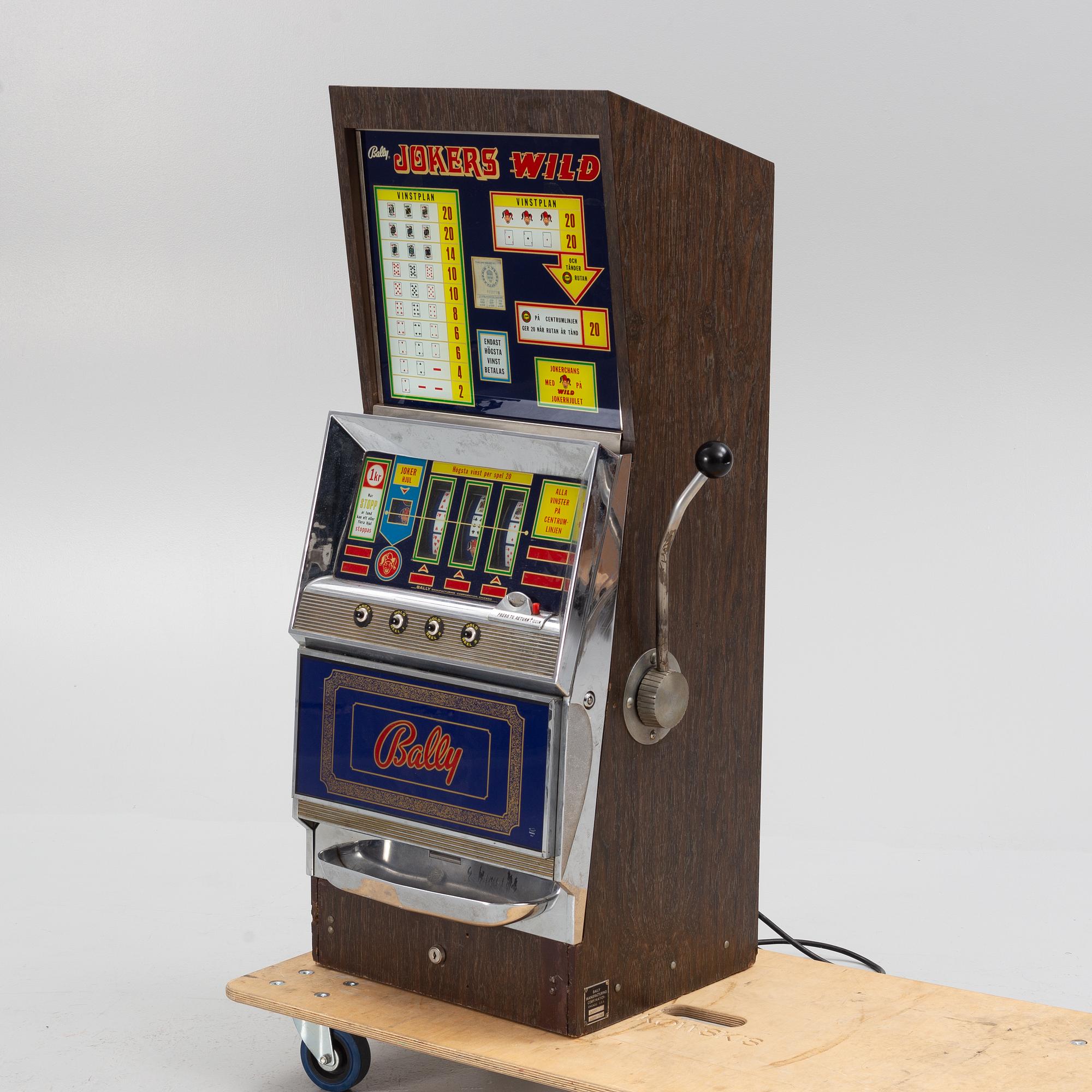 A 'Jokers Wild' slot machine, Bally, Chicago, USA, second half of the 20th Century.