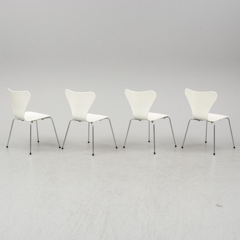 ARNE JACOBSEN, "Sjuan", 4 st, stolar, Fritz Hansen, Danmark 1995.