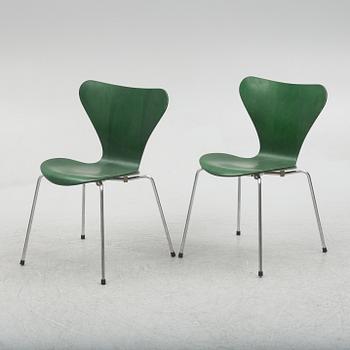 Arne Jacobsen, a set of six model 'Seven' chairs, Fritz Hansen, Denmark 1980.