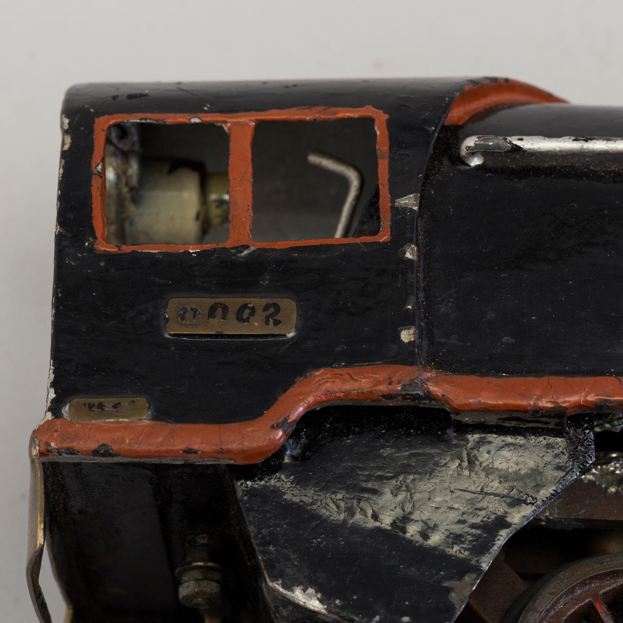 18 parts of modelltrains including Märklin, Bing Wercke, Karl Bub Germany, first half of the 20th century.
