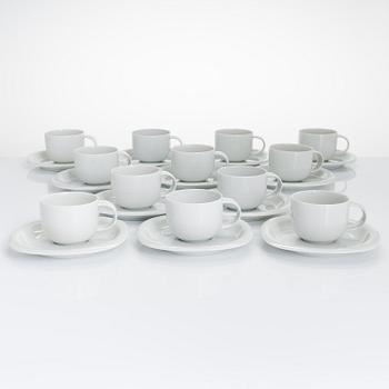 Timo Sarpaneva, A 74-piece 'Suomi' tableware set in porcelain, Rosenthal Studio-linie, 1980s. Design year 1976.