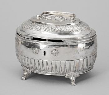 SKRIN, silver, Bengt Tellander, Jönköping, 1830. Vikt 495 g.