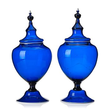 323. A pair of Swedish blue glass jars with covers, Gothenburg, 18th Century.