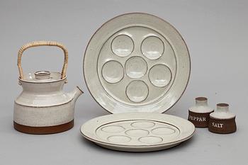 TEKANNA, SALT- och PEPPARKAR samt 2 st OSTRONFAT, lergods, Signe Persson-Melin, sign, 1900-tal.