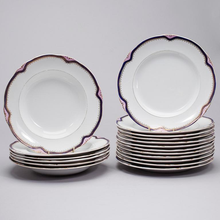 SERVIS, 35 delar, porslin, Kuznetsov, Ryssland 1800-talets slut.