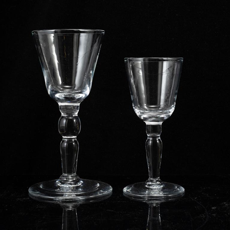 MATS THESELIUS, a 20 pieces glass service, "Körsbärstjuven", designed ca 2000 for Reijmyre, Sweden, never in production.