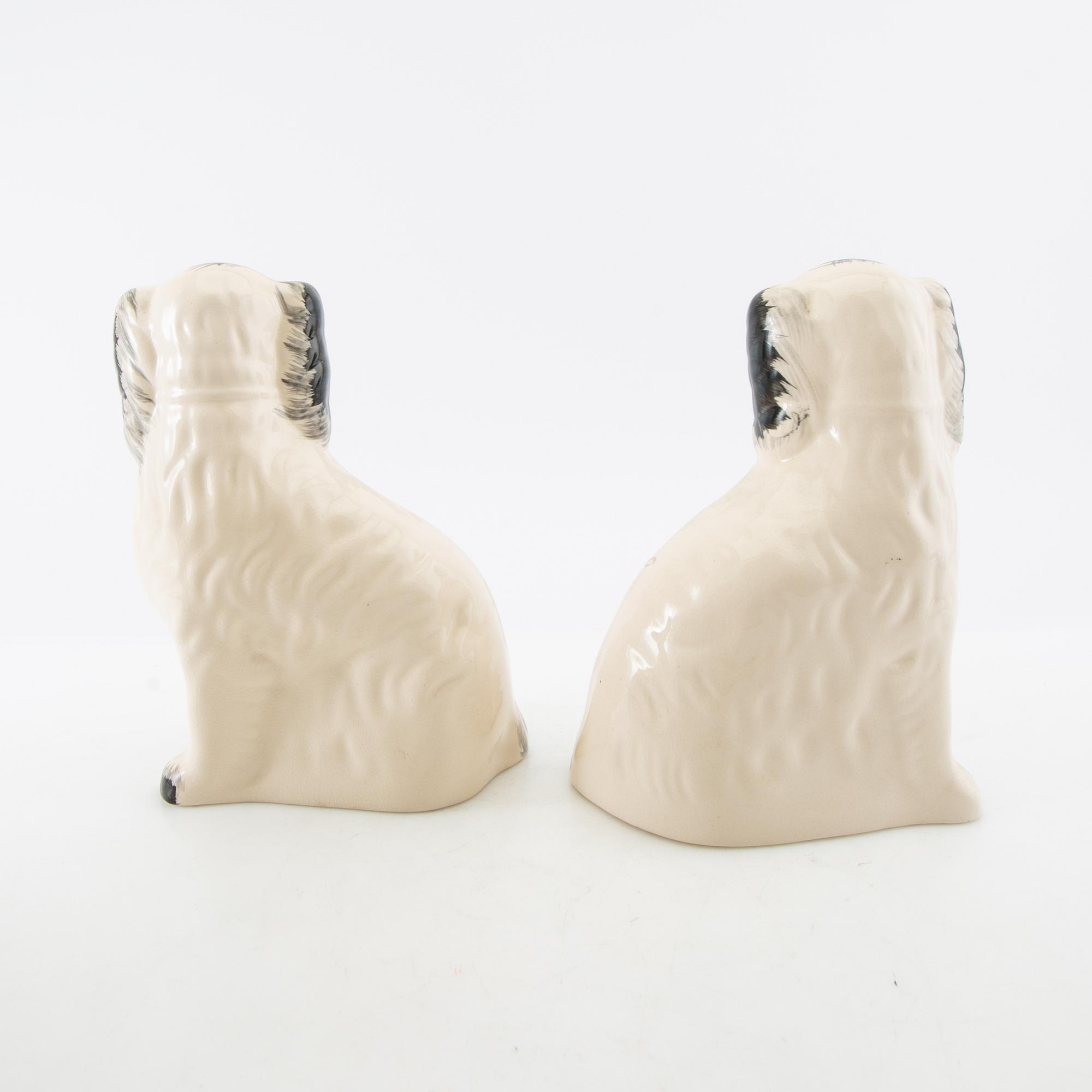 Figurines 4 pcs 20th century porcelain and plaster.