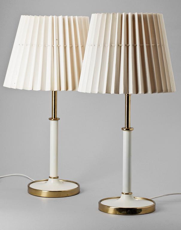 BORDSLAMPOR, ett par, modell 2466, Josef Frank, Firma Svenskt Tenn.