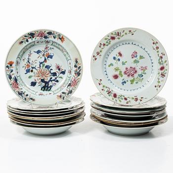 17 Famille Rose export porcelain plates, China, Qianlong (1736-95).