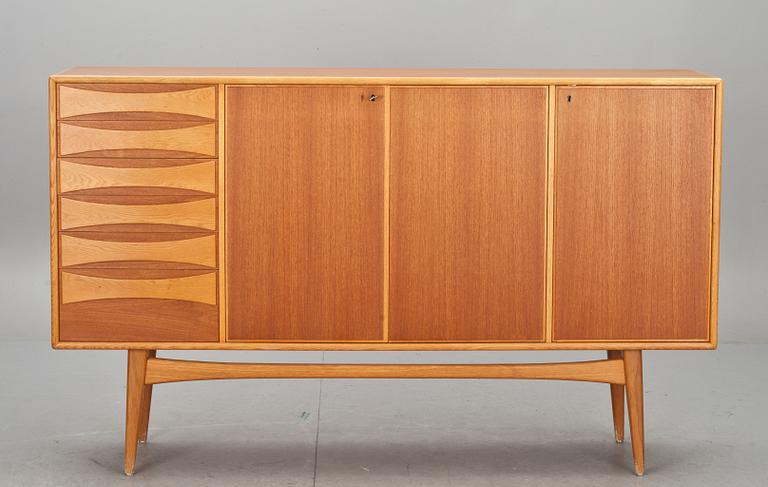 SIDEBOARD, 1900-talets mitt/andra hälft.