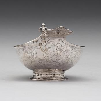 A 17 th century silver brandy-cup, unmaked.