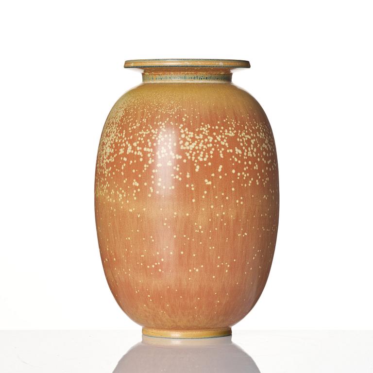 Gunnar Nylund, a stoneware vase, Rörstrand, Sweden 1940s, model GM.