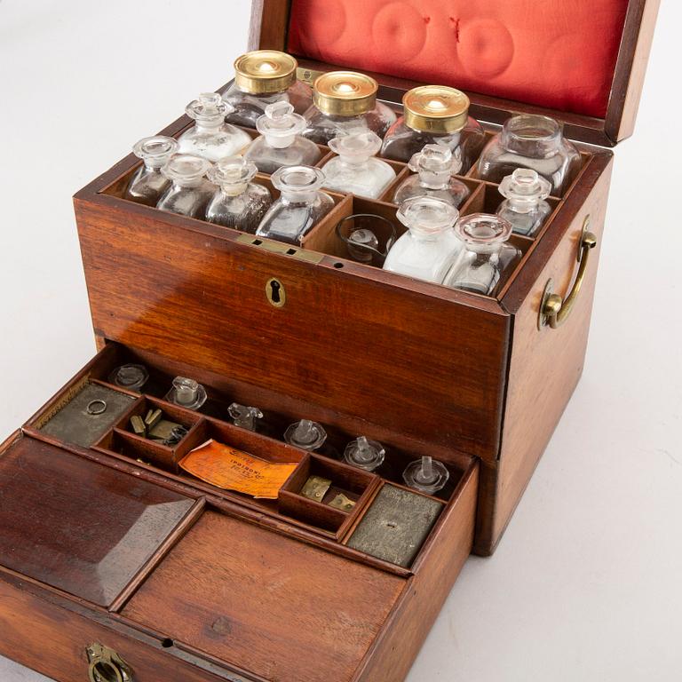 A 1902 Scottish pharmacy casket.
