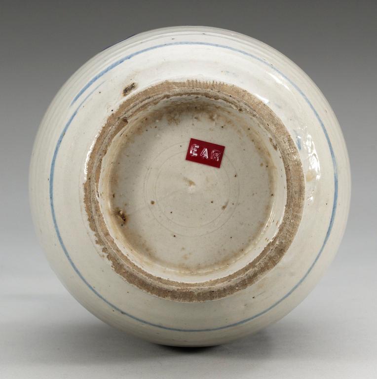 VINKANNA, porslin. Korea, Yi perioden, 17/1800-tal.