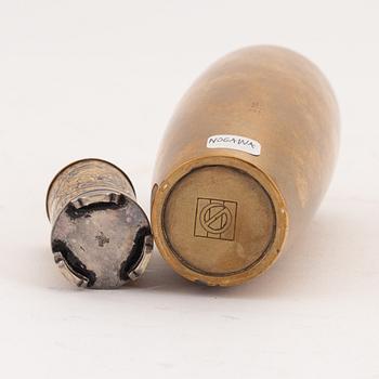 Miniatyrvas, silver förgyllning samt vas brons och silver. Japan, Meiji (1868-1912).