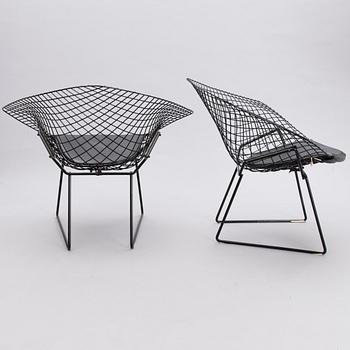 HARRY BERTOIA, STOLAR, ett par, "Diamond Chair". Modellen formgiven år 1952.