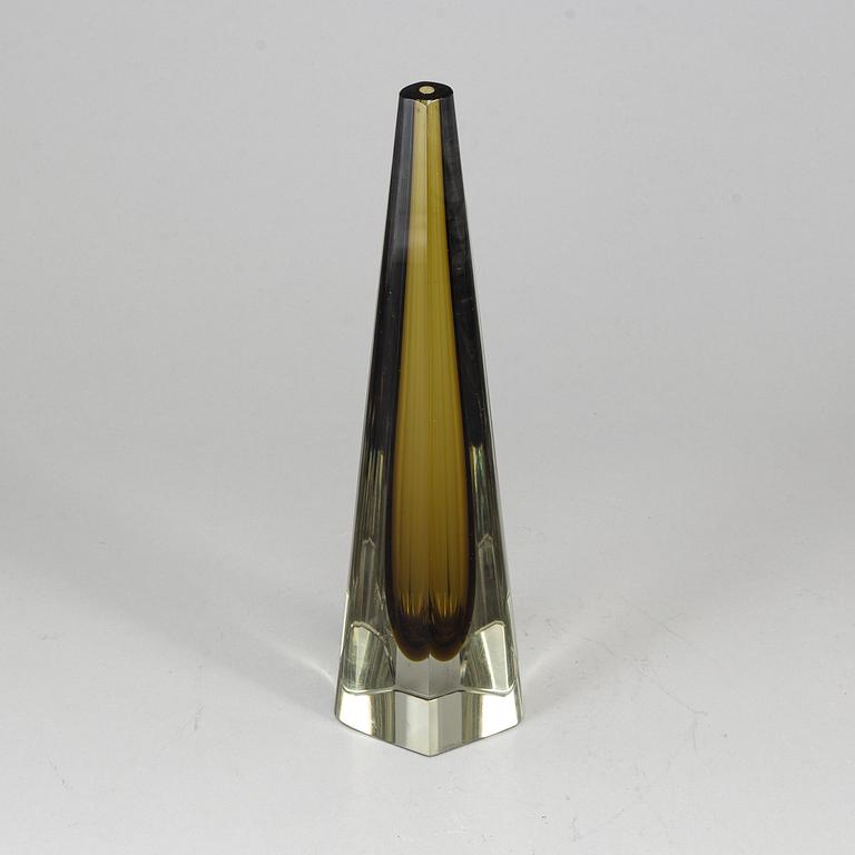 A glass vase by Kaj Franck Nuutajärvi.