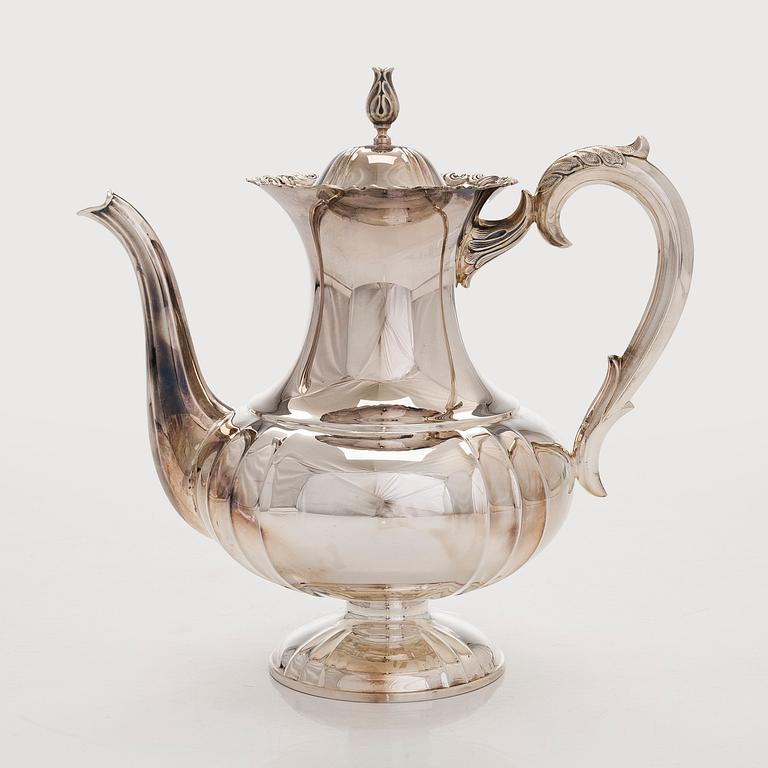 Kahvikannu, hopeaa, Kultakeskus Hämeenlinna 1979.