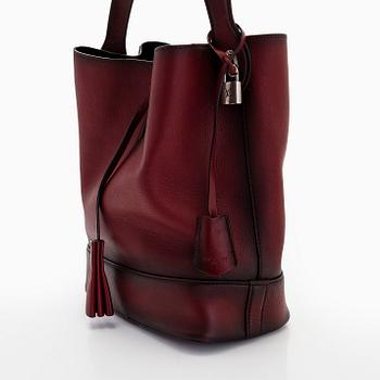 Louis Vuitton, a "NN14 GM" bag.