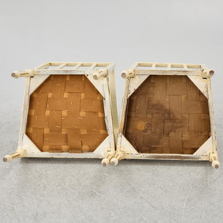 Karmstolar, ett par, gustaviansk stil 1800-tal.