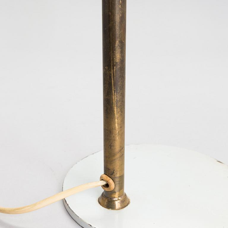Paavo Tynell, A mid-20th-century '9227' table lamp for Idman, Finland.