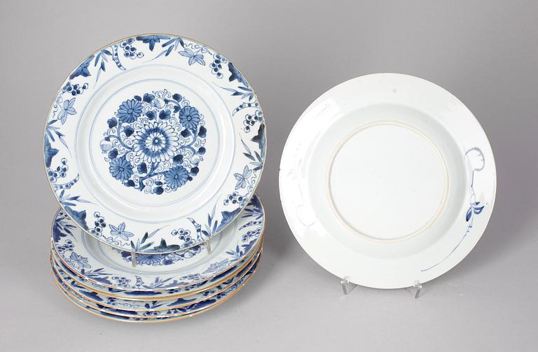 TALRIKAR, 8 st, snarlika, porslin, Qianlong, Kina, 1700-tal.