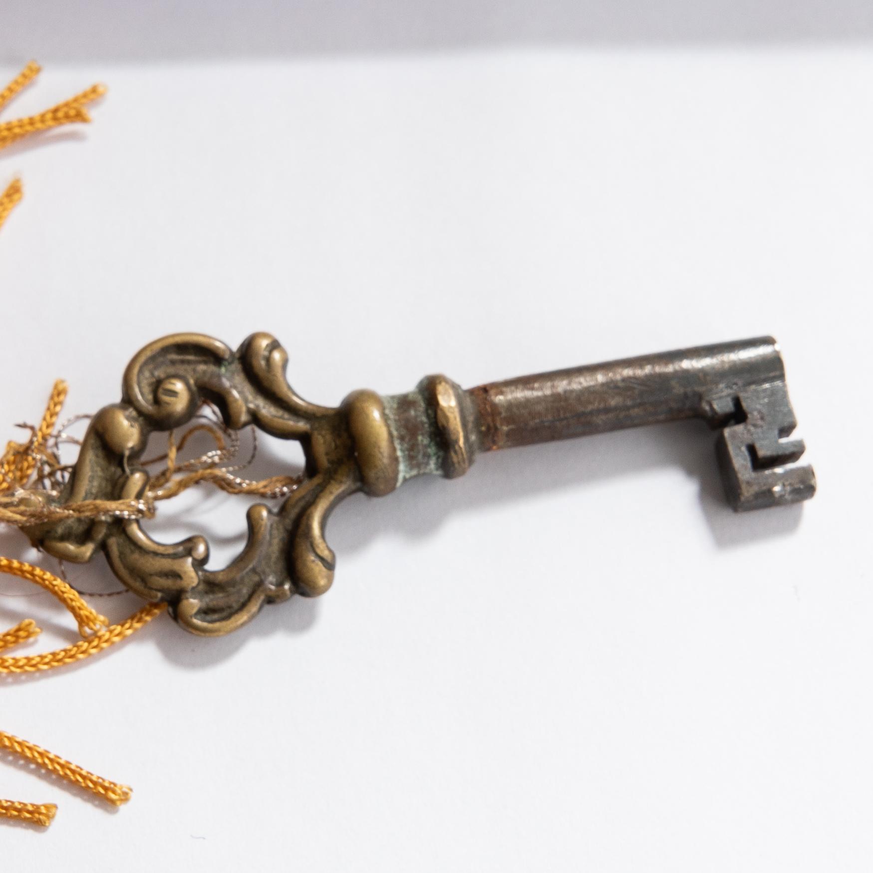 Vitrinskåp, Louis XV-stil, 1900-talets första hälft.