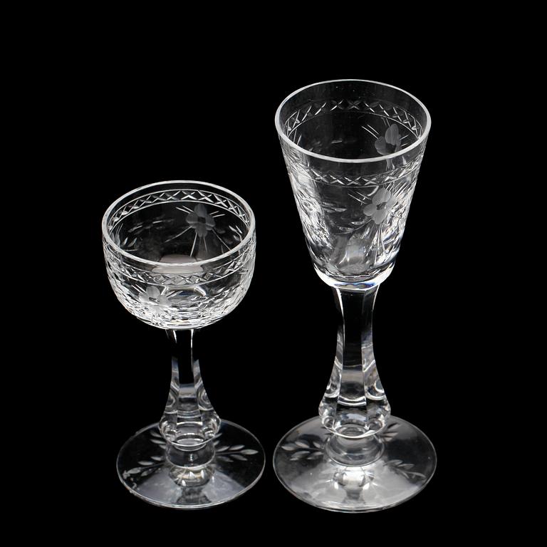 SNAPSGLAS samt SHERRYGLAS, 22 st, "Mac Guirlang", Fritz Kallenberg, Boda, tillverkade ca 1952 - ca 1975.