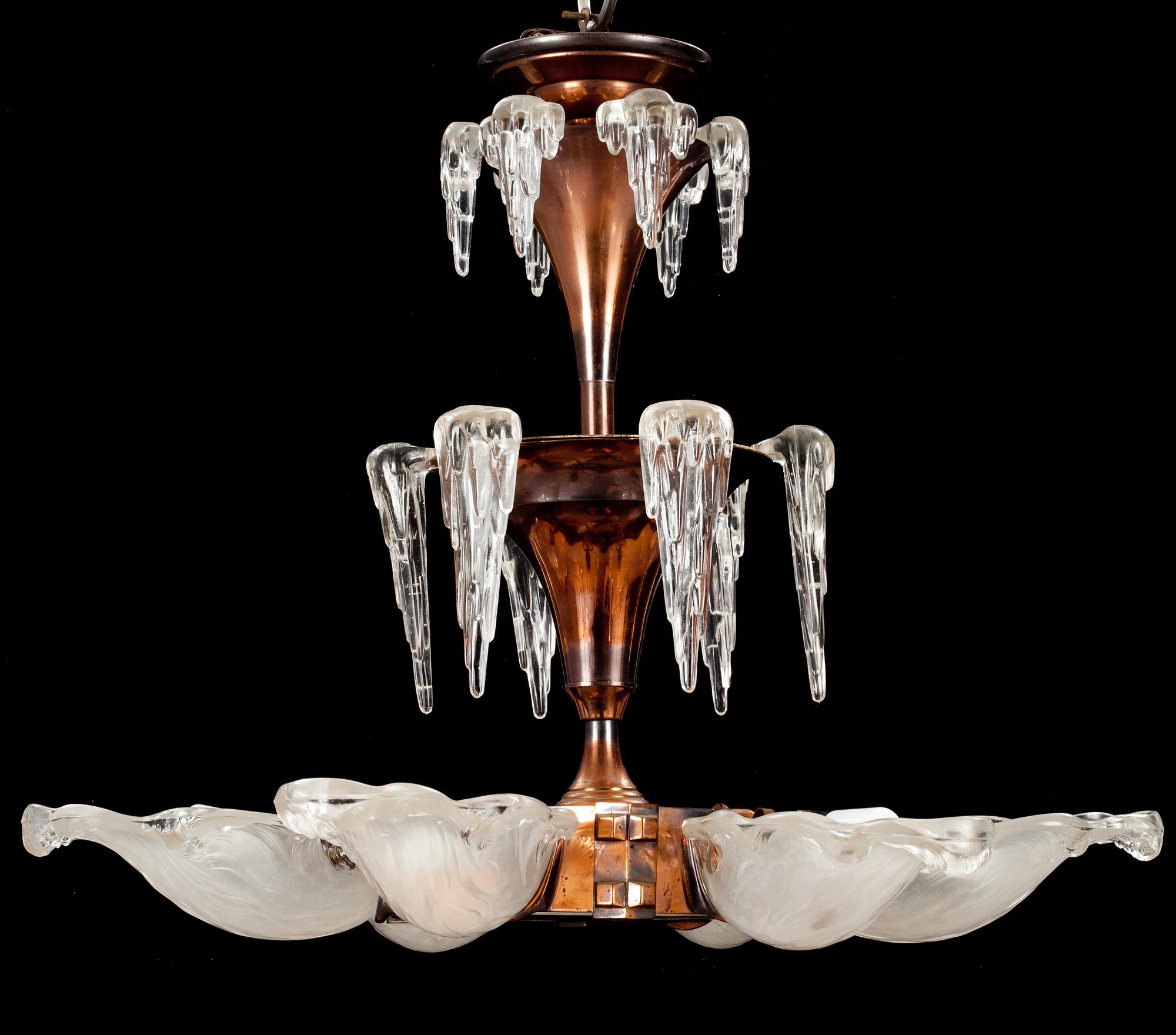 TAKLAMPA, 1900-talets första hälft. Höjd 59 cm.