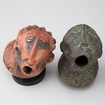 BORIS STOJKOV, skulpturer 4 st + 1 vas, signerade, stengods, Gustavsberg, 1960-/70-tal.