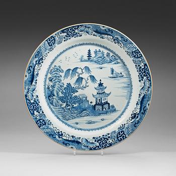 364. A blue and white charger, Qing dynasty, Qianlong (1736-95).