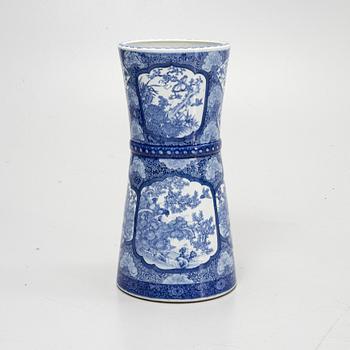 A porcelain floor vase, Japan early 20th century.