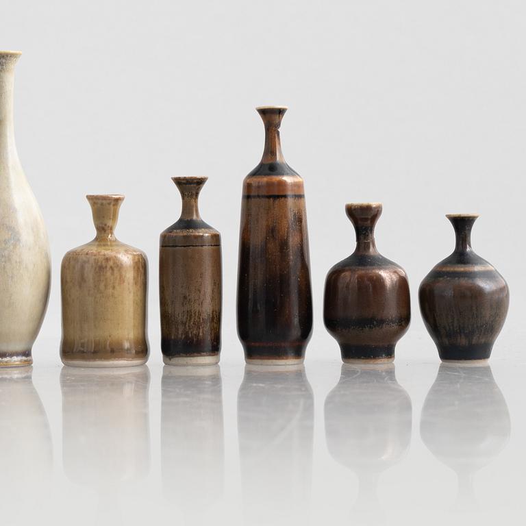 Höganäs, a set of 27 stoneware miniatures, including John Andersson and Gunnar Borg.
