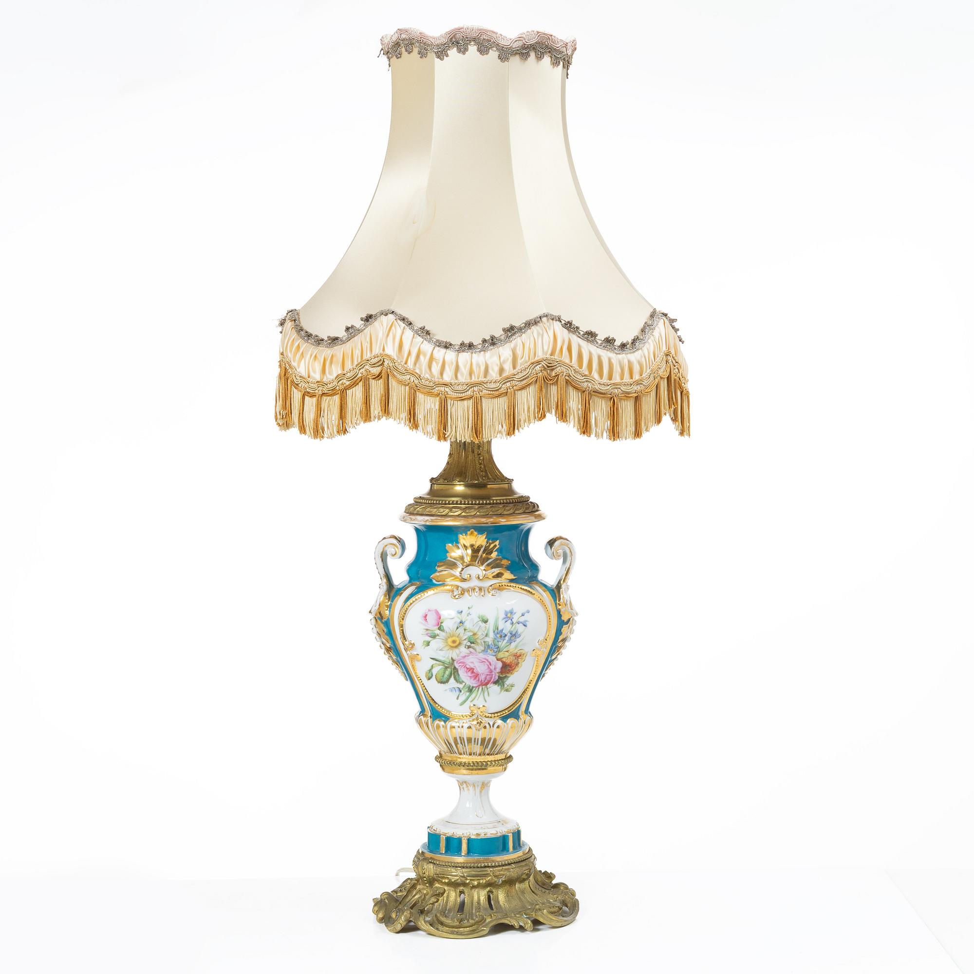 Bordslampa, Sèvres-stil, omkring år 1900.
