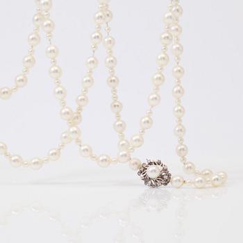 COLLIER, odlade pärlor, lås 18K vitguld.