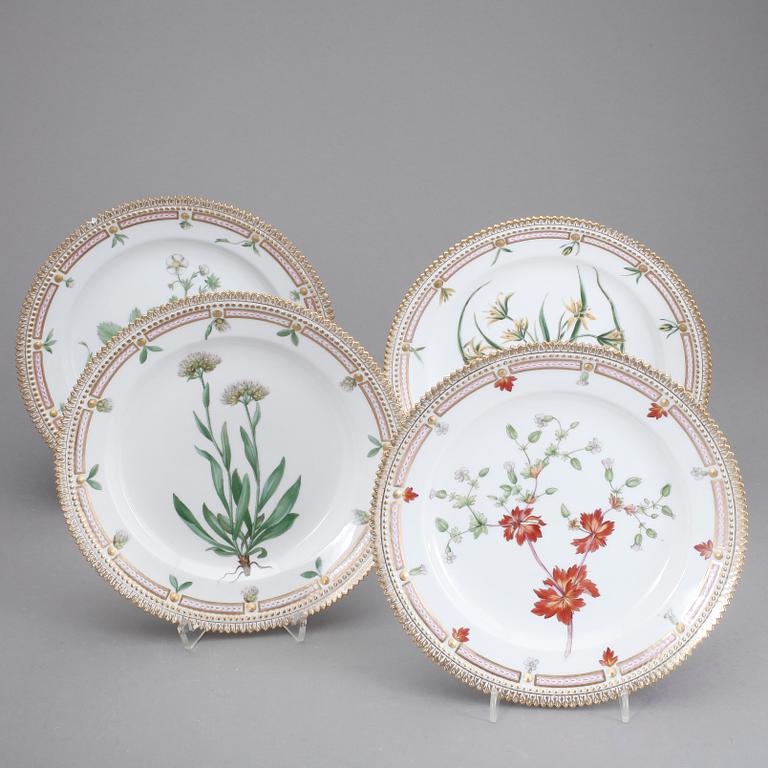 TALLRIKAR, 4 st, porslin, "Flora Danica", Royal Copenhagen.