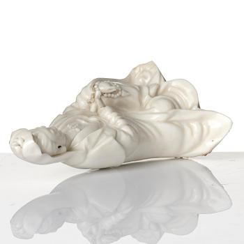 A blanc de chine figure of Guanyin, Qing dynasty,