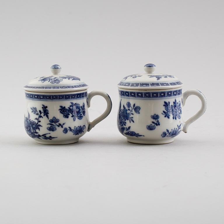 CRÈMEKOPPAR MED LOCK, 1 par, porslin, Kina, 1700-/1800-tal.