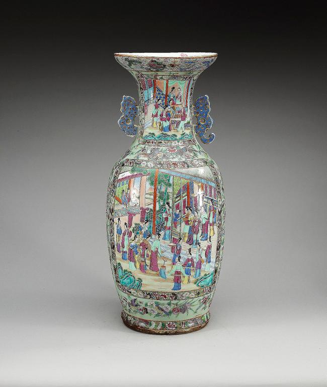 VAS, porslin. Qing dynastin, Kanton, 1800-tal.