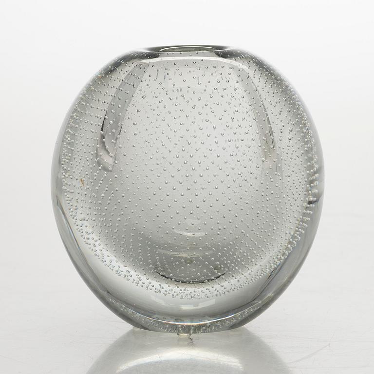 Gunnel Nyman, vas, modell "GN 17", signerad G. Nyman Nuutajärvi Notsjö -53.