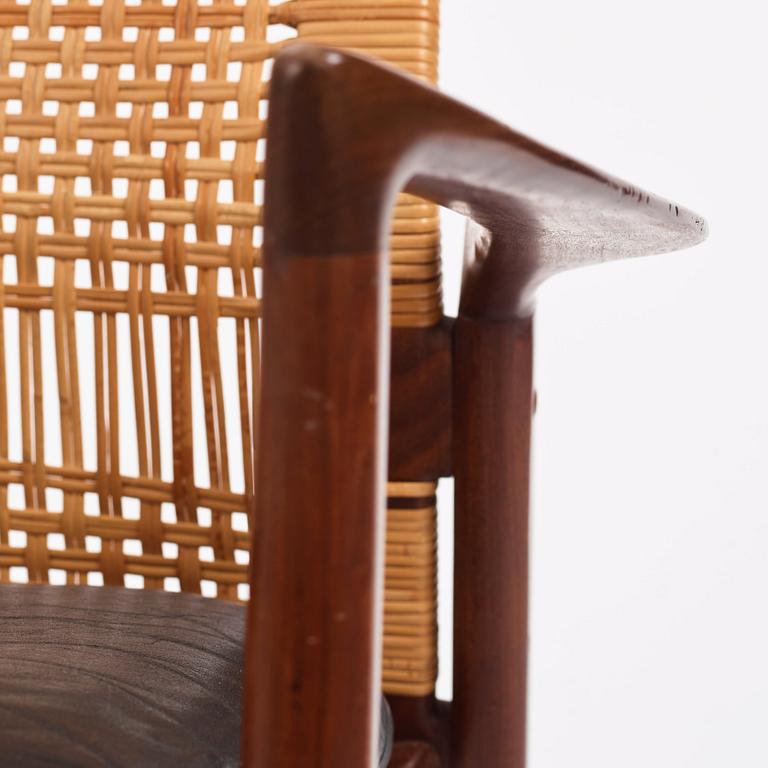 Ib Kofod-Larsen, an 'Åre' easy chair, model nr '809', Olof Persons Fåtöljindustri (OPE), Sweden, 1950-1960s.