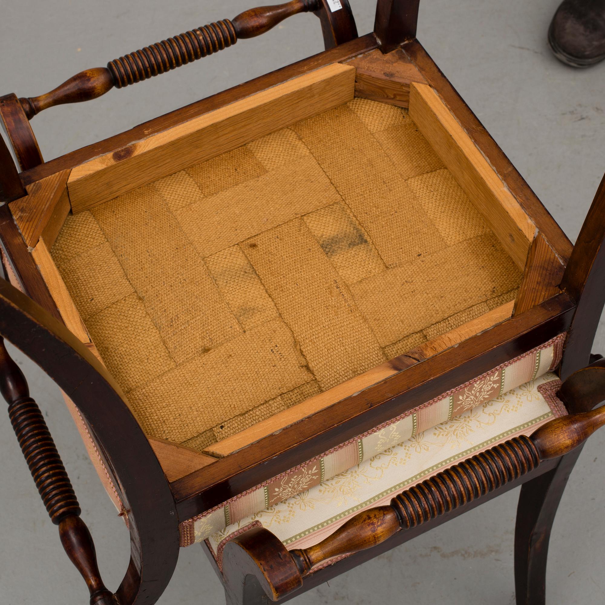 TABURETTER, ett par. Karl-Johan, 1800-talets mitt.