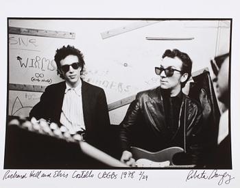 Roberta Bayley · ROBERTA BAYLEY, fotografi, Richard Hell & Elvis Costello at CBGBs, signerad och numrerad 2/24.